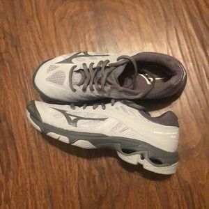 Volleyball shoes